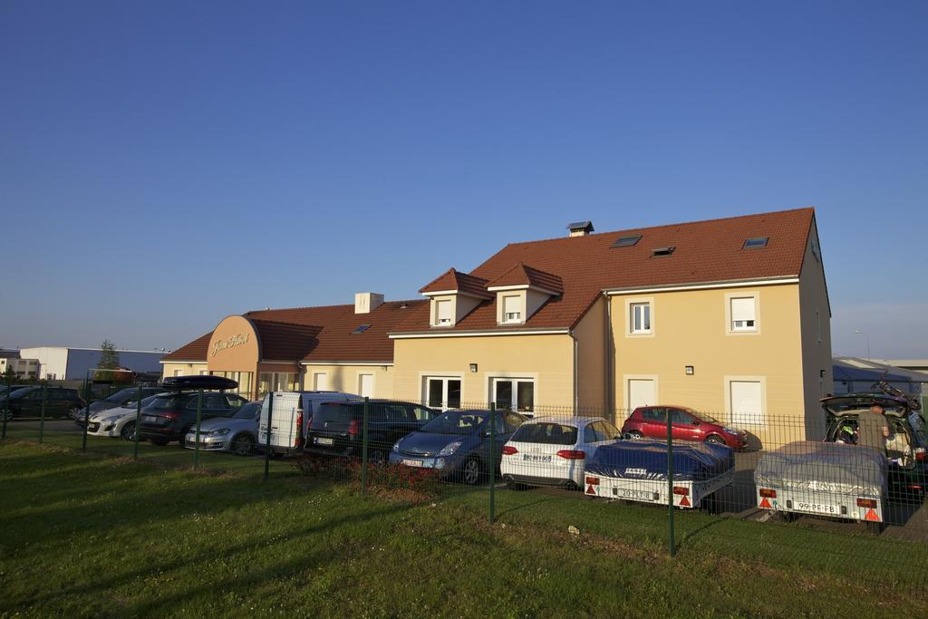 Logis Jum'Hotel Saints-Geosmes Kültér fotó