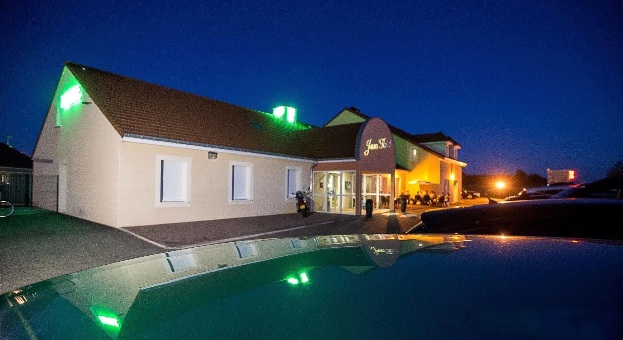 Logis Jum'Hotel Saints-Geosmes Kültér fotó